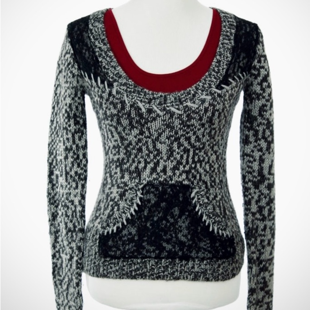 🎉5/$20🎉 BKE by BUCKLE Black & Gray Round-neck Swtr